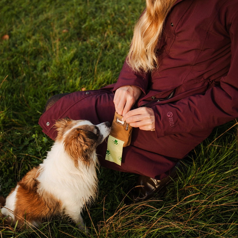 Crofter Parka detail - PrimaLoft insulated waterproof women's jacket